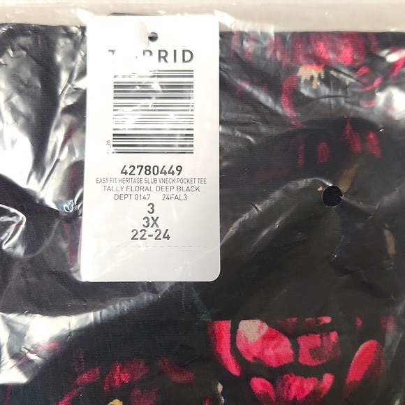 ❤️NWT VINTAGE TORRID TEE - FLORAL PRINT POCKET TEE - SOFT COTTON - PLUS SIZE - Picture 12 of 14